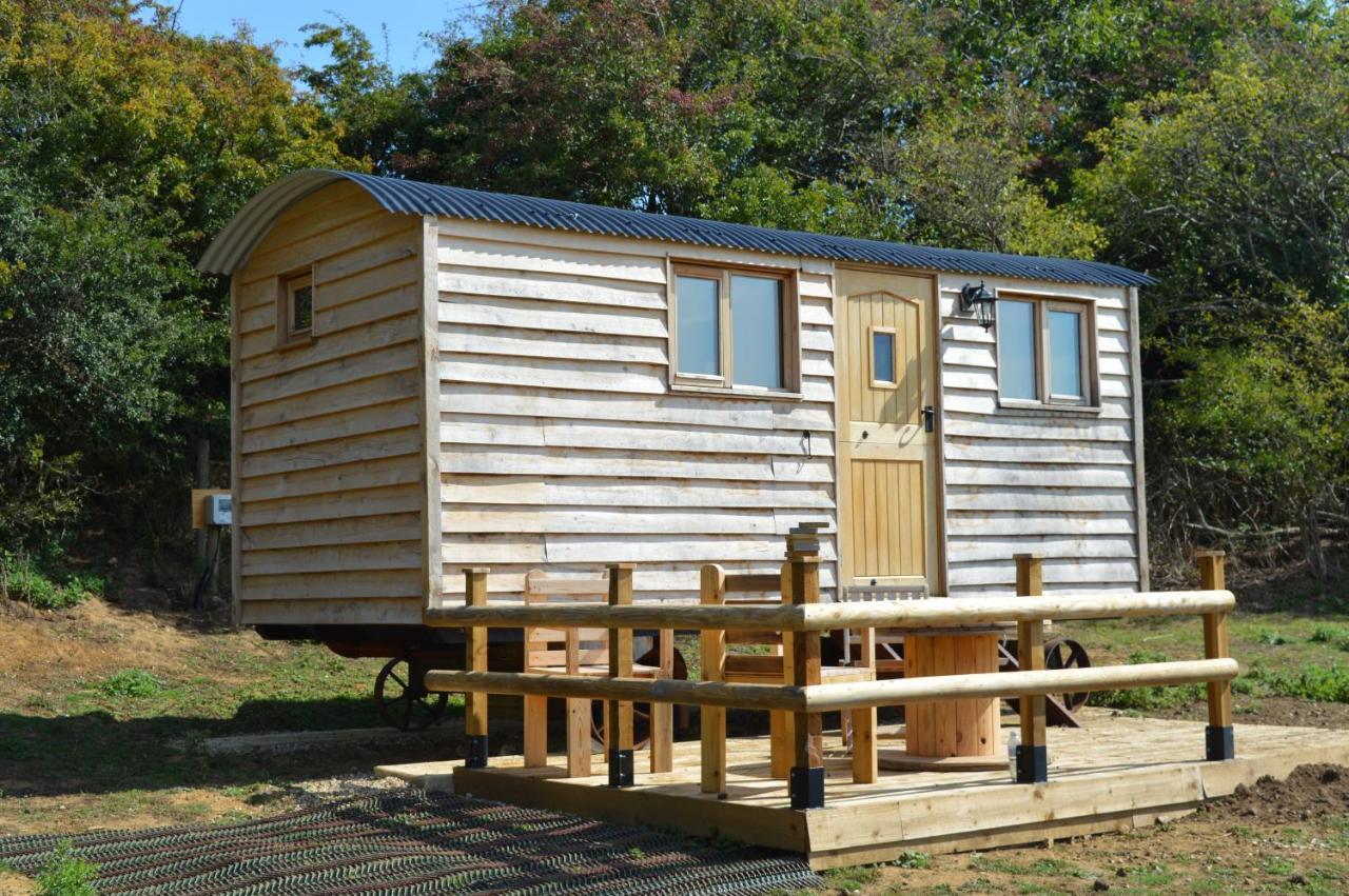 Under The Stars Shepherds Huts At Harbors Lake Villa Newchurch  Exterior photo