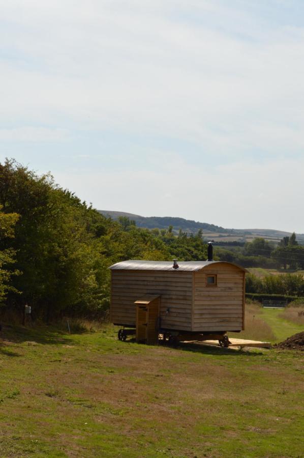 Under The Stars Shepherds Huts At Harbors Lake Villa Newchurch  Exterior photo