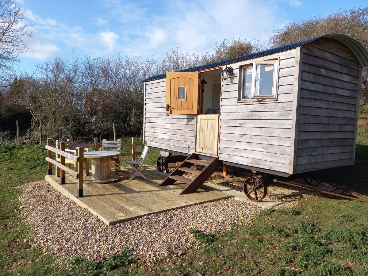 Under The Stars Shepherds Huts At Harbors Lake Villa Newchurch  Exterior photo