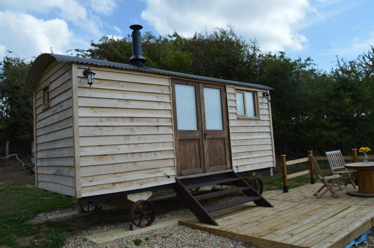 Under The Stars Shepherds Huts At Harbors Lake Villa Newchurch  Exterior photo